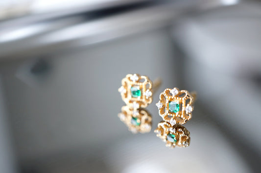 14K Gold 14K Gold Emerald Green Crystal Floral Stud Earrings Discover 14K Gold Emerald Green Crystal Floral Stud Earrings - Perfect Gift for Special Occasions