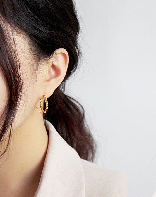 20mm Gold Twist Creole Hoop Earrings Elevate Your Style with 20mm Gold Twist Creole Hoop Earrings - Dainty, Minimalist, and Braided Design