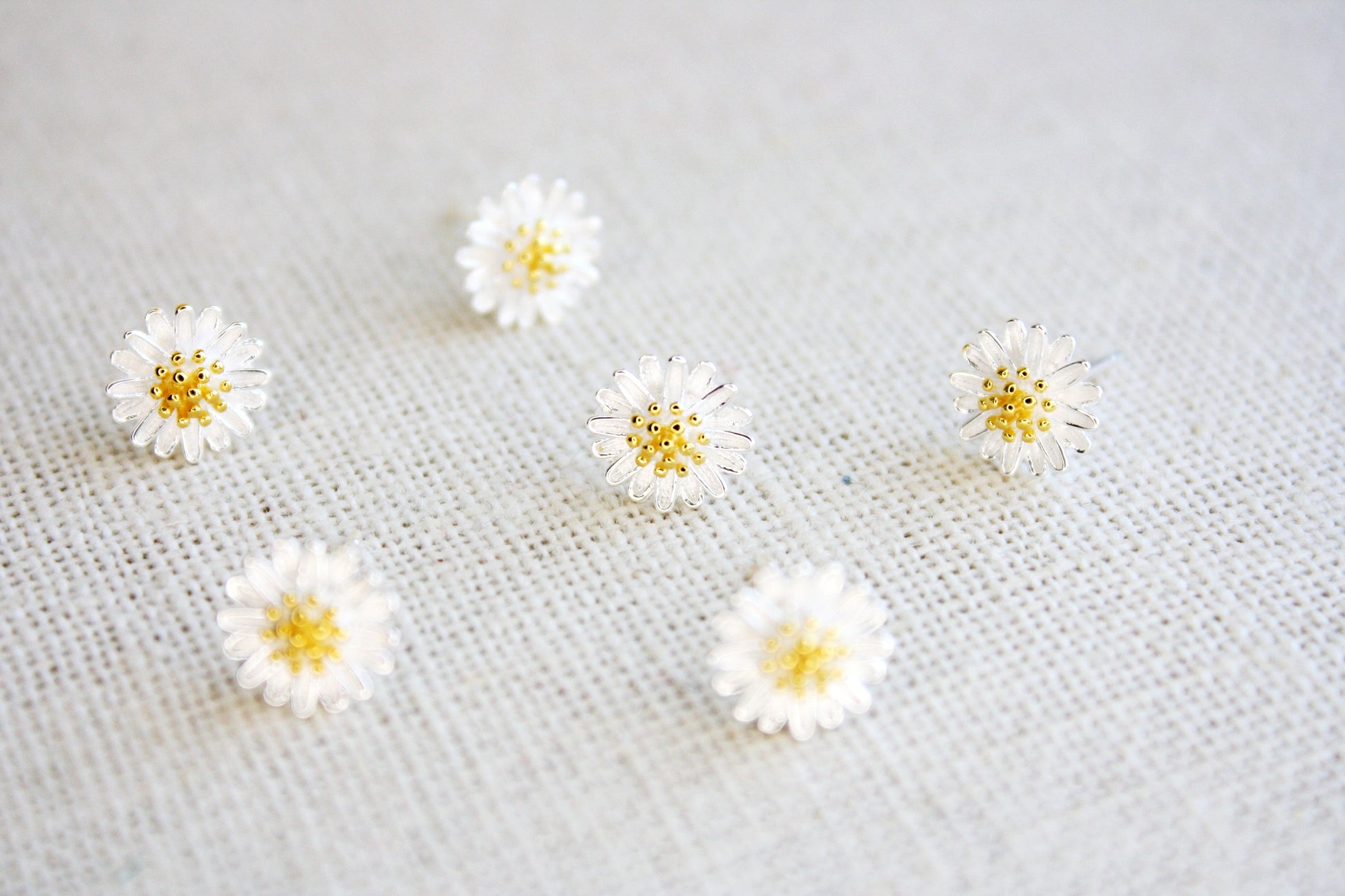 925 Sterling Silver Sterling Silver Daisy Flower Earrings Elegant Sterling Silver Daisy Flower Earrings - Perfect Blossom Studs for Every Occasion