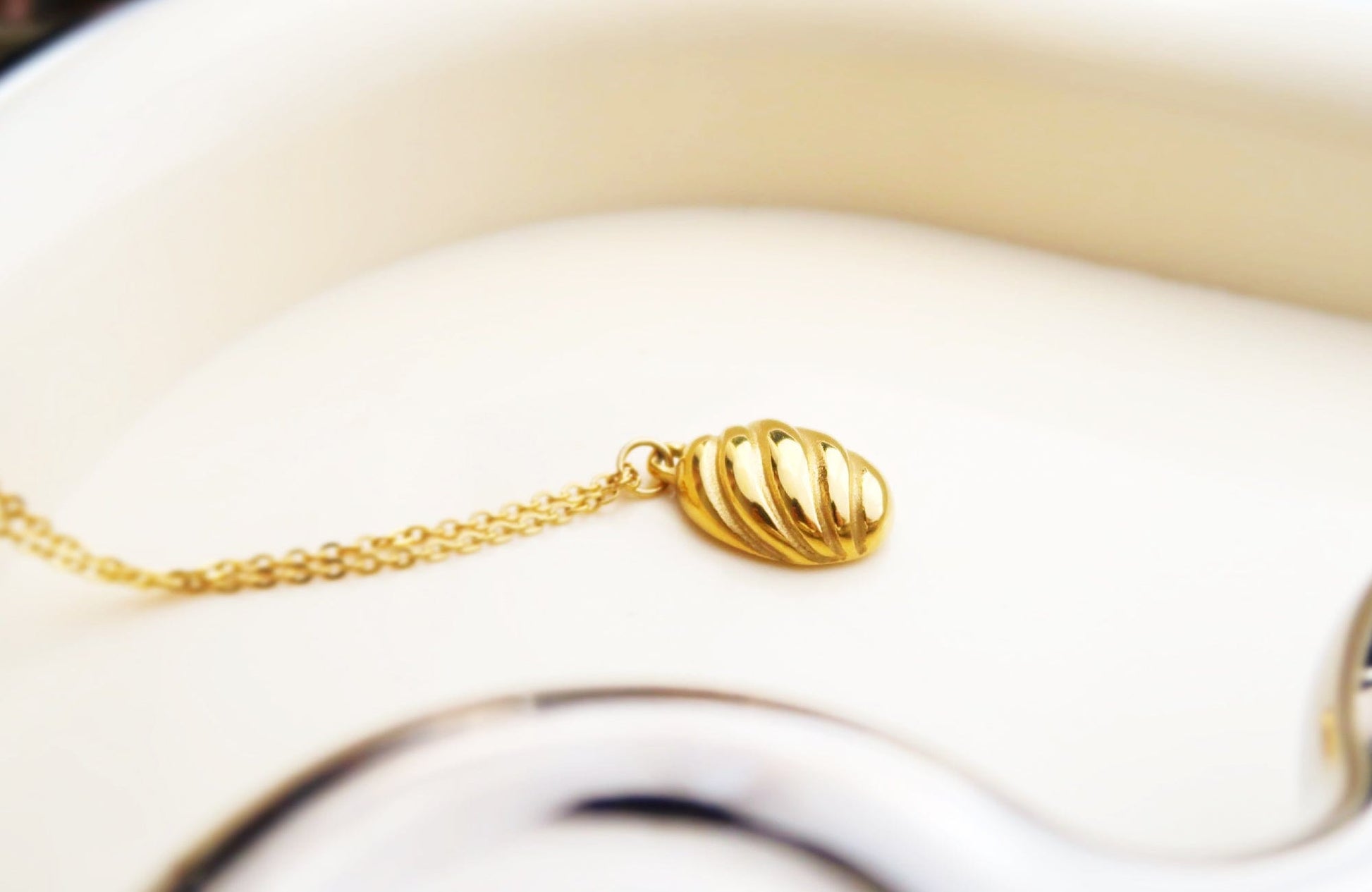 18K Gold Plated Croissant Pendant Necklace 18K Gold Plated Croissant Pendant Necklace