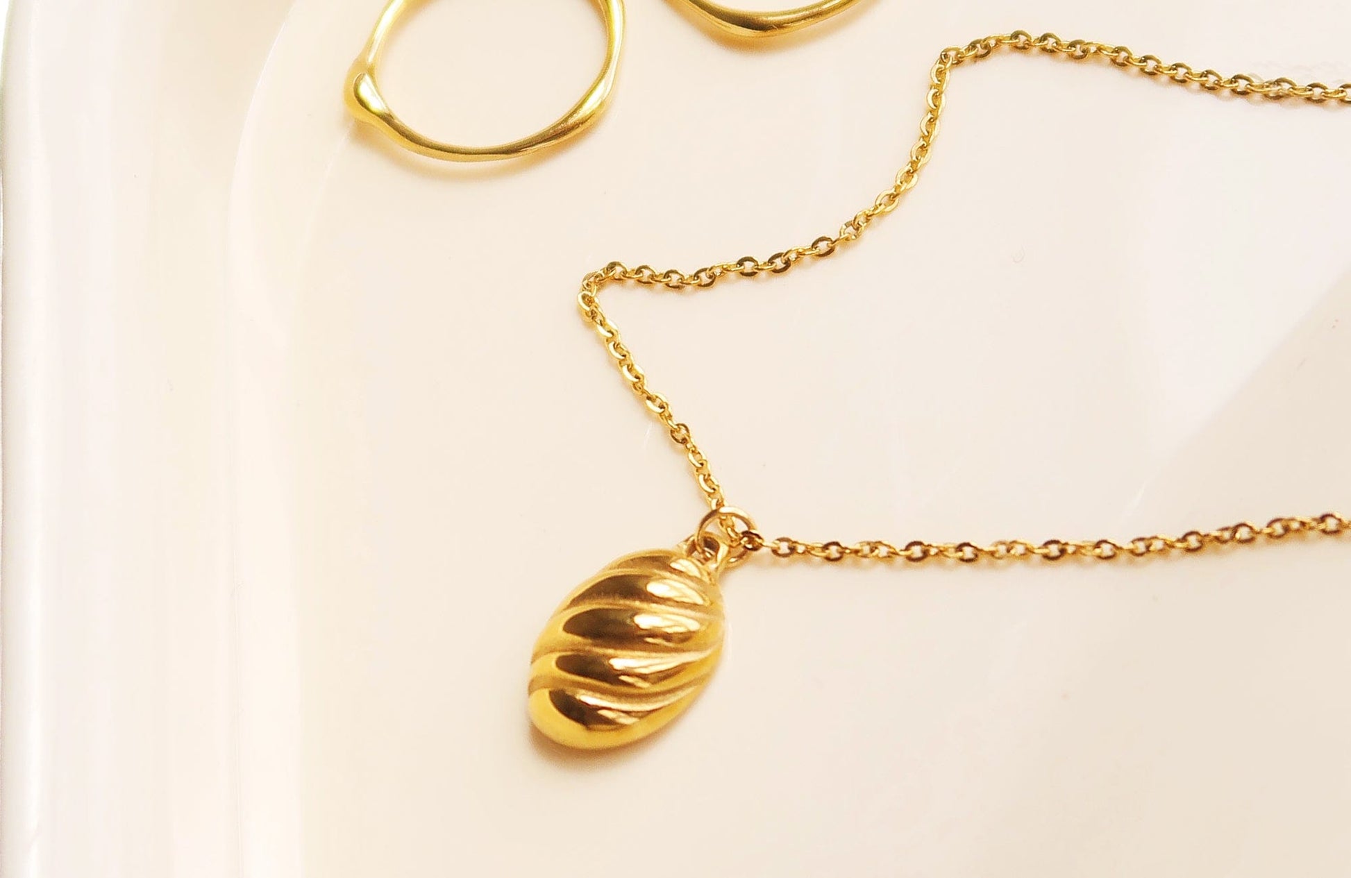 18K Gold Plated Croissant Pendant Necklace 18K Gold Plated Croissant Pendant Necklace