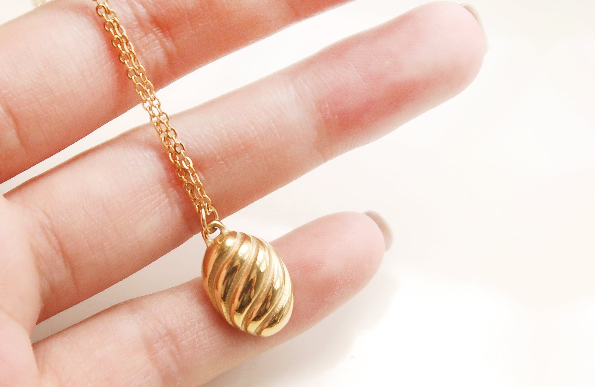 18K Gold Plated Croissant Pendant Necklace 18K Gold Plated Croissant Pendant Necklace