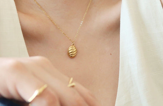 18K Gold Plated Croissant Pendant Necklace 18K Gold Plated Croissant Pendant Necklace