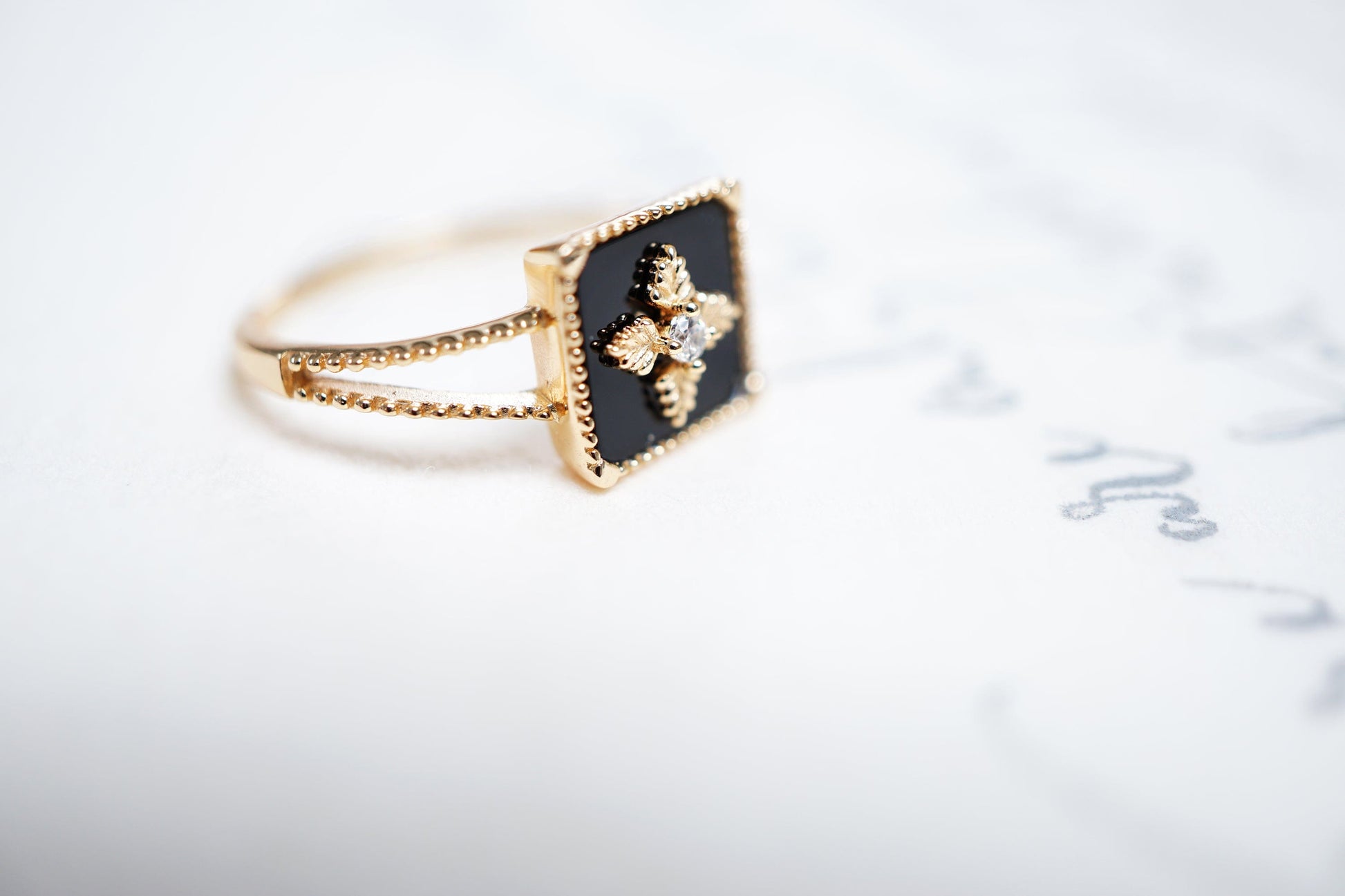 18K Gold Natural Black Onyx Leaf Ring Discover the Elegance of 18K Gold Natural Black Onyx Leaf Ring - Perfect Stacking and Gift Ring
