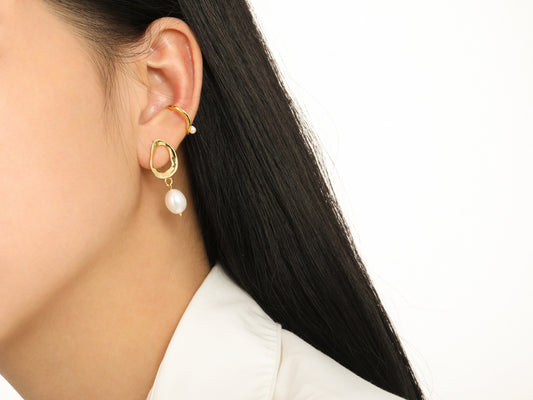 18K Gold Oval Earrings with Organic-Shaped Baroque Pearl 18K Gold Oval Earrings with Organic-Shaped Baroque Pearl