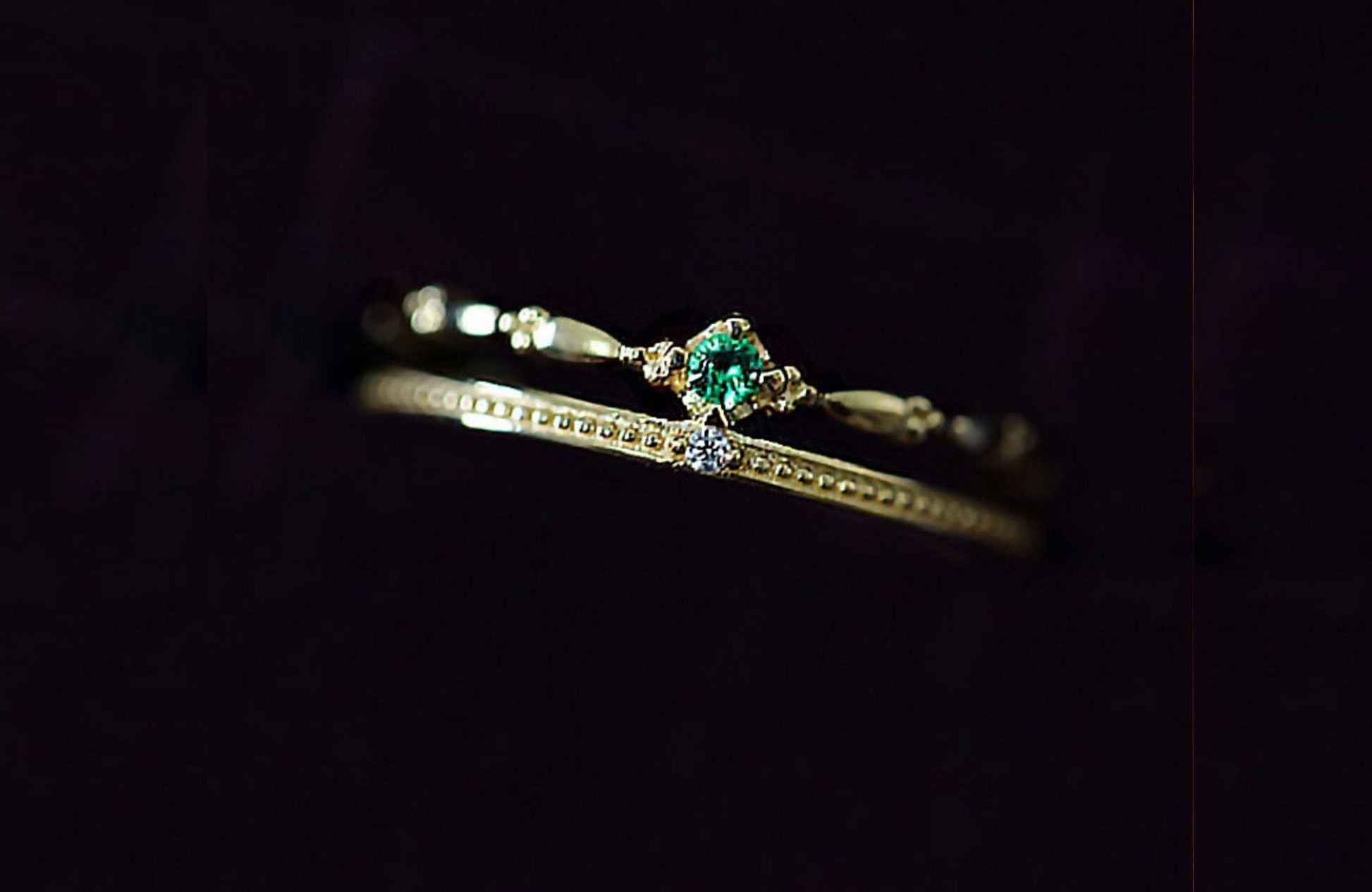Emerald Green Crystal Double Band Ring Elegant Emerald Green Crystal Double Band Ring: Vintage Style Open Band Gift
