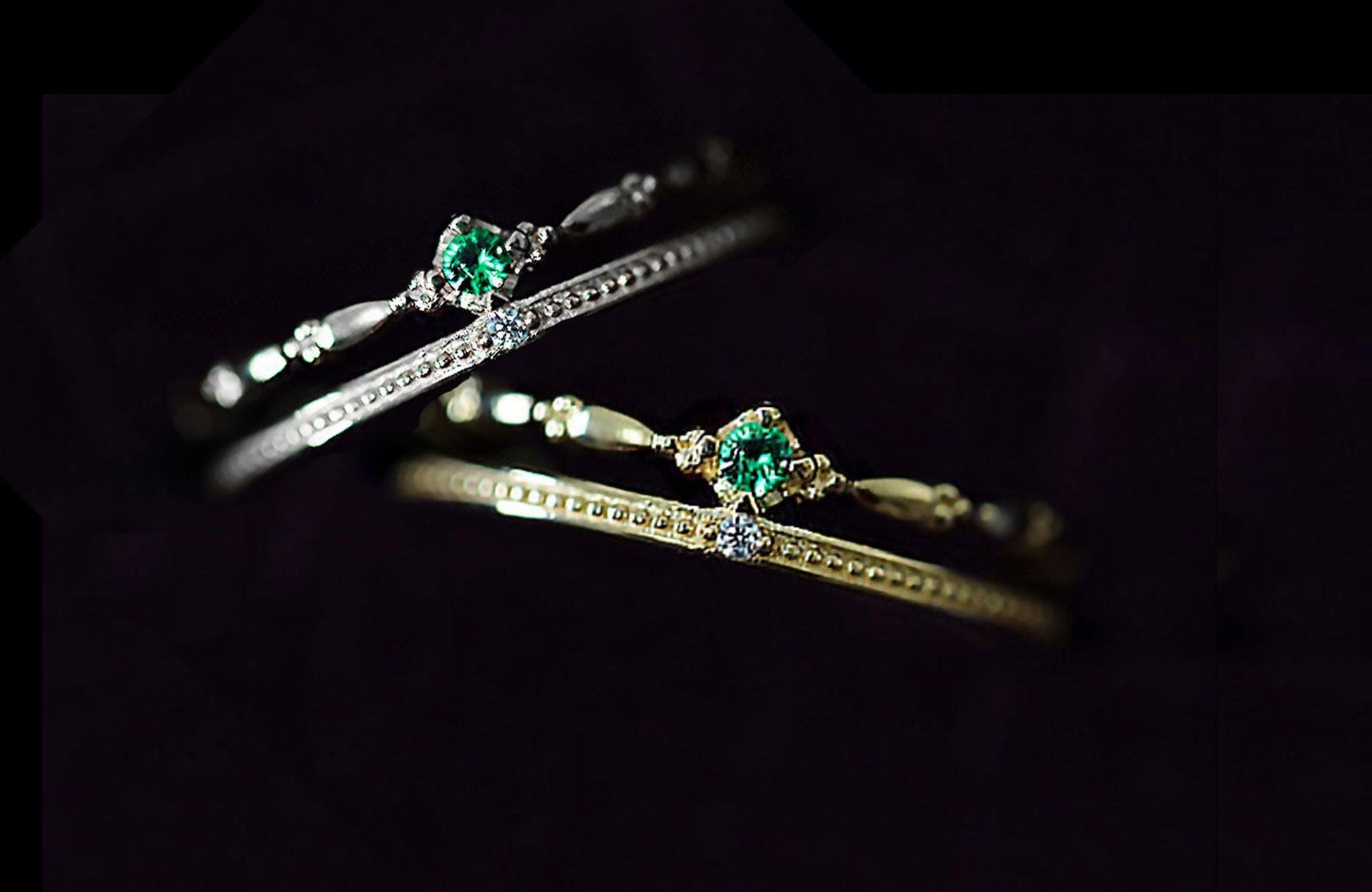 Emerald Green Crystal Double Band Ring Elegant Emerald Green Crystal Double Band Ring: Vintage Style Open Band Gift