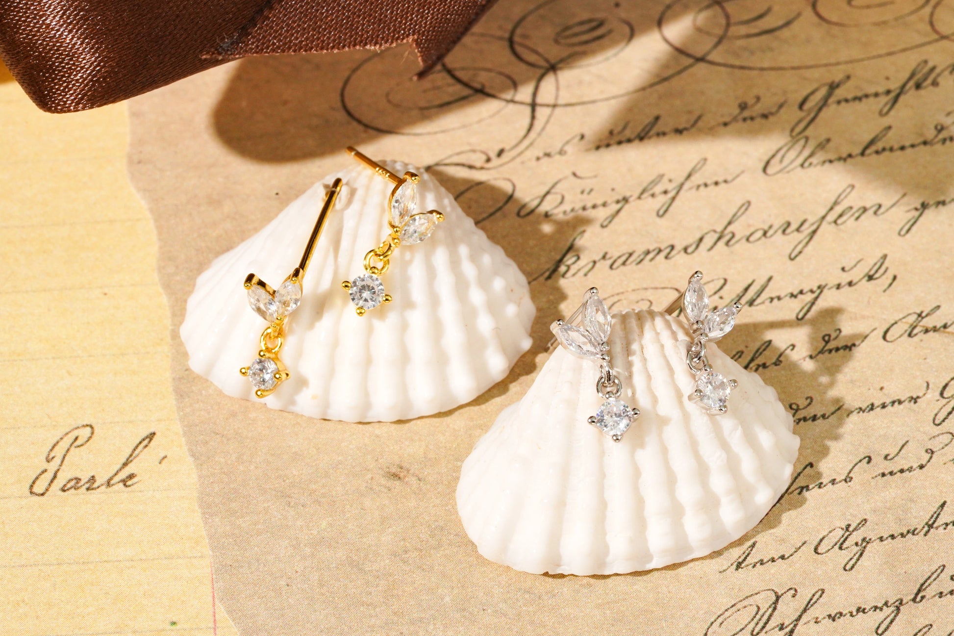 Mini Leaf Dangle Stud Earrings Mini Leaf Dangle Stud Earrings