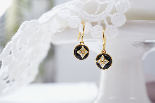 18K Gold 18K Gold Natural Black Onyx Flower Drop Earrings Discover Vintage Style 18K Gold Natural Black Onyx Flower Drop Earrings - Perfect Gift for Special Occasions and Anniversaries