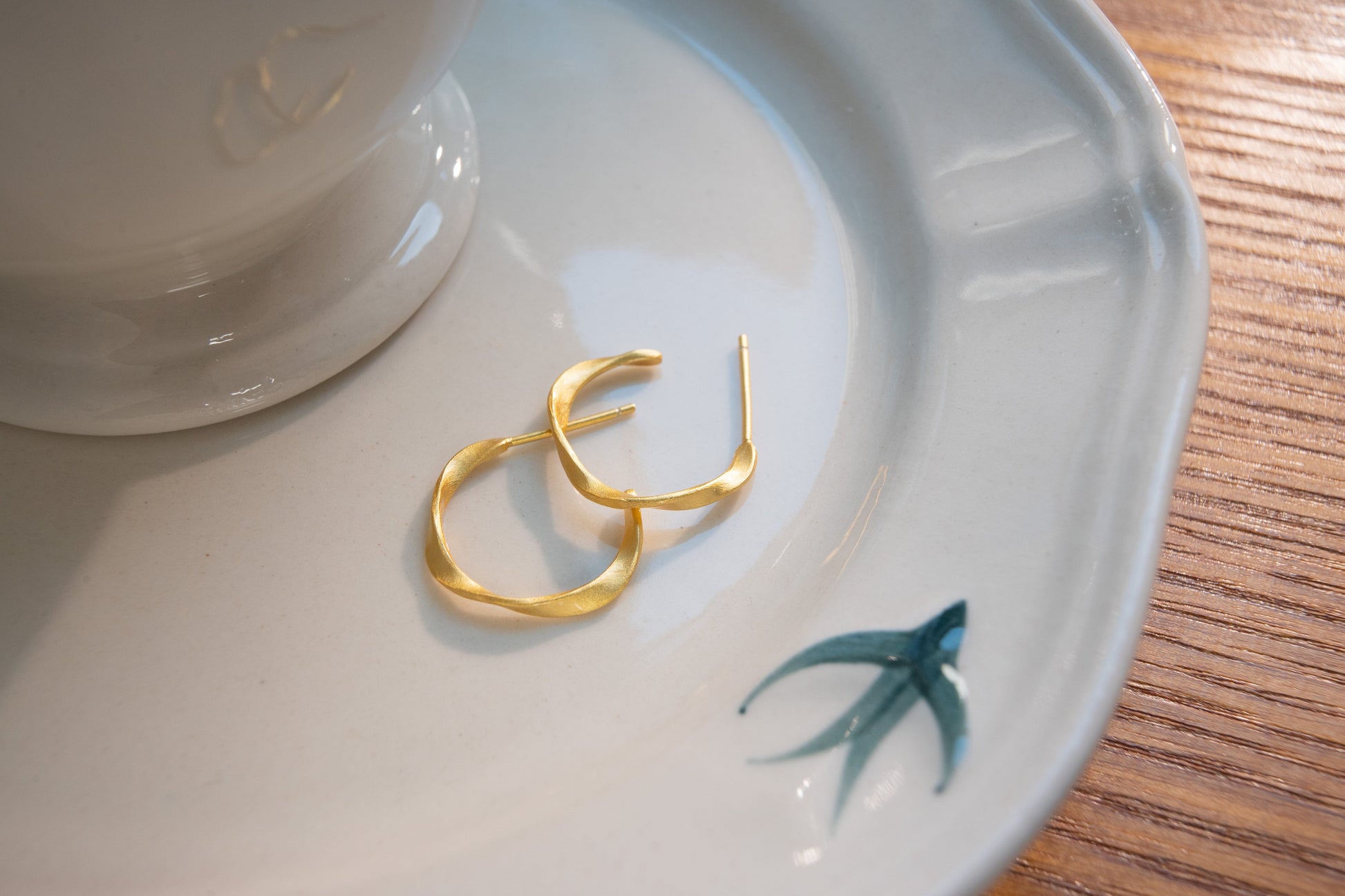 15MM Gold Twisted Huggie Hoop Earrings 15MM Gold Twisted Huggie Hoop Earrings