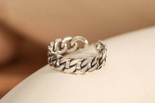 Sterling Silver Twisted Chain Link Ring Sterling Silver Twisted Chain Link Ring